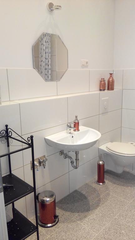 Studio Apartment Niemetzstr 51 Berlin Luaran gambar